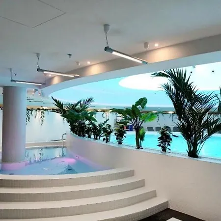 Hanza Tower Original 23 Pool & Apartamento *